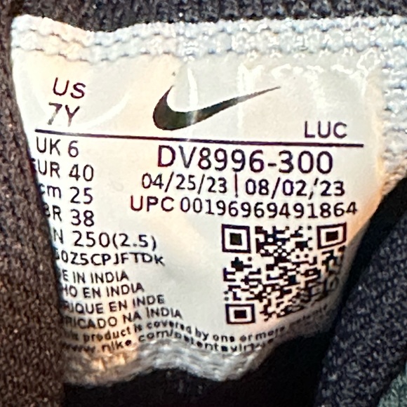 NEW Nike Team Hustle Mid Top Casual Sneaker - Big Kid 7Y (Womens 8.5) - Picture 9 of 10